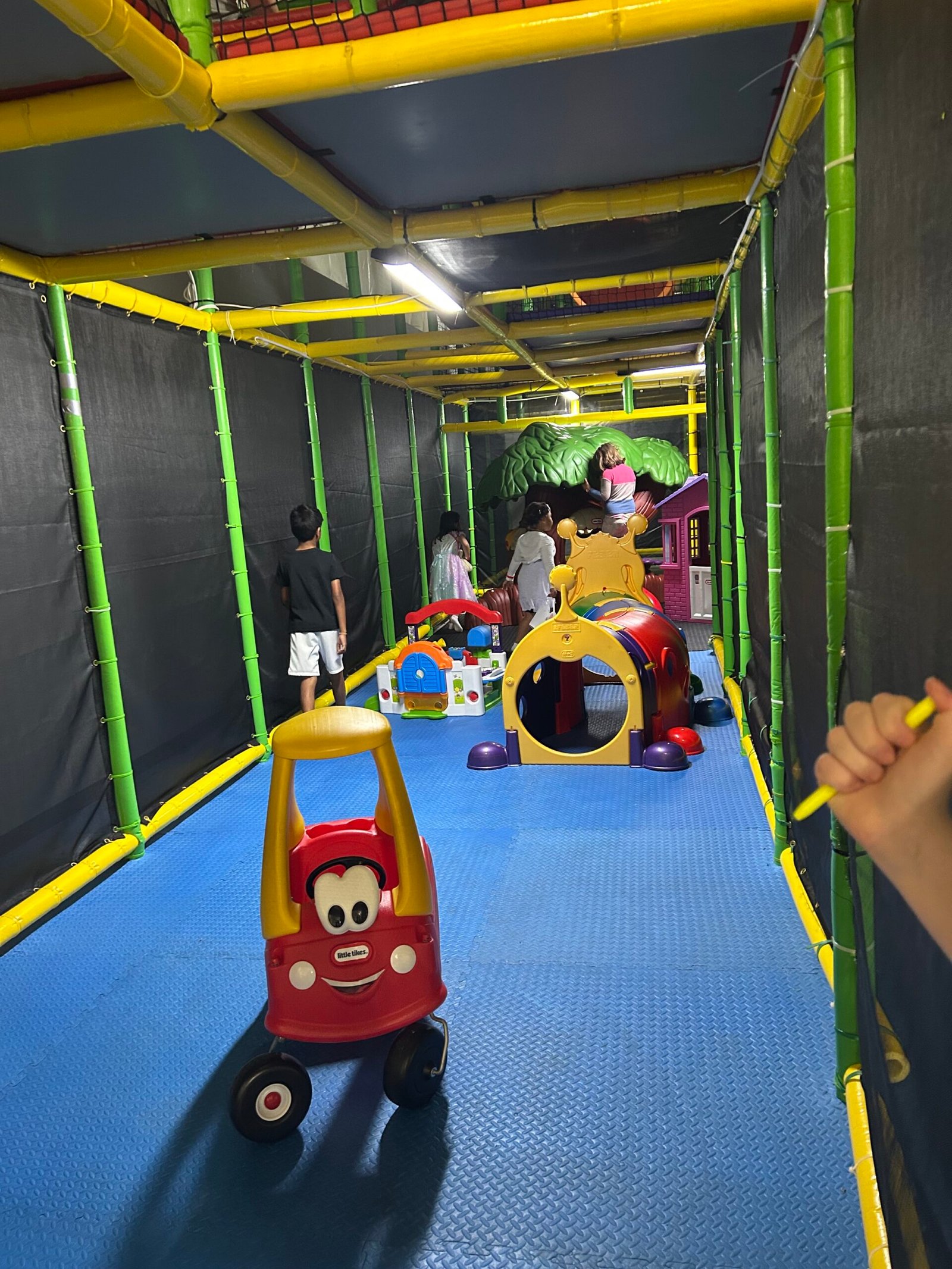 Play_and_Explore_09